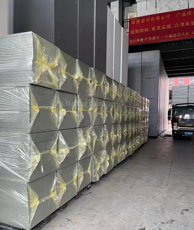 阻燃板備貨15000立方，石墨板備貨8000立方，全部備齊，開始發(fā)貨！