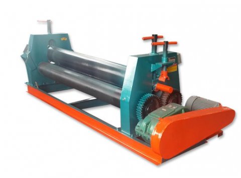 客戶(hù)定制三輥卷板機(jī)